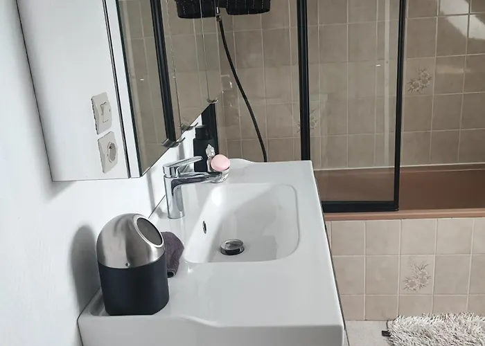 Chambre Chez L'Habitant منزل للإقامة شاتوبرييّا